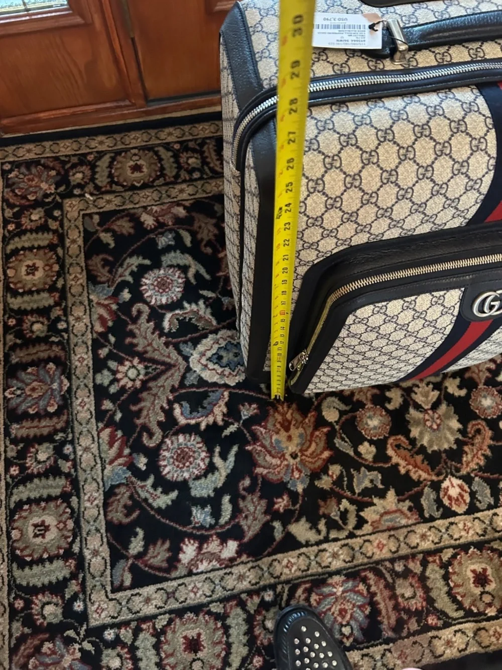 Gucci Savoy GG Supreme Suitcase. Made in Italy.